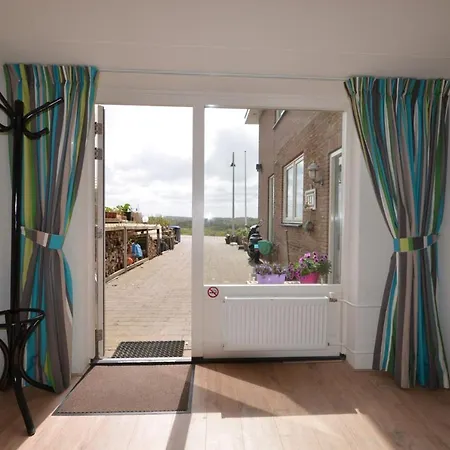 Anne's Family With Private Parking *