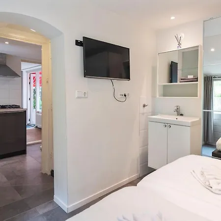 Anne's Family With Private Parking Holiday home