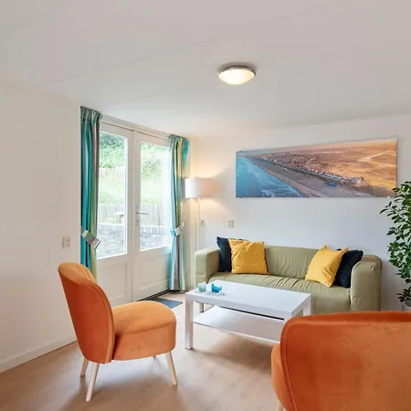 Anne's Family With Private Parking Holiday home