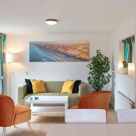 Casa de Férias Anne's Family With Private Parking Zandvoort