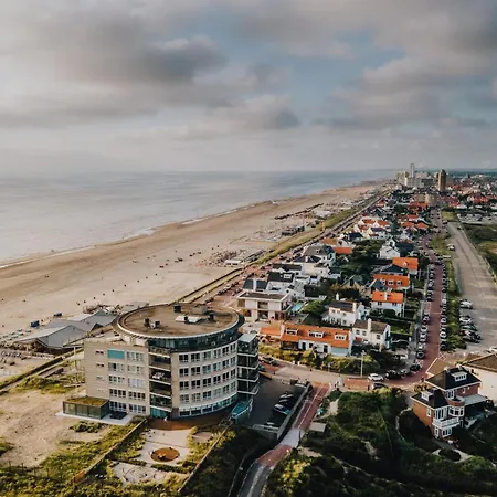 Anne's Family With Private Parking * Zandvoort