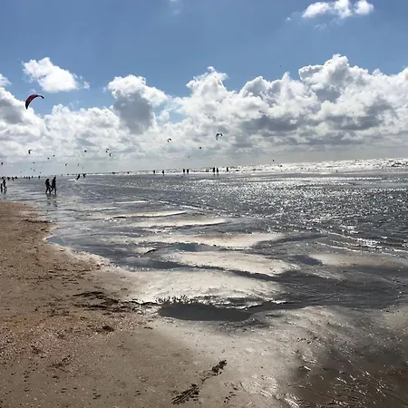 Anne's Family With Private Parking Semesterbostad Zandvoort