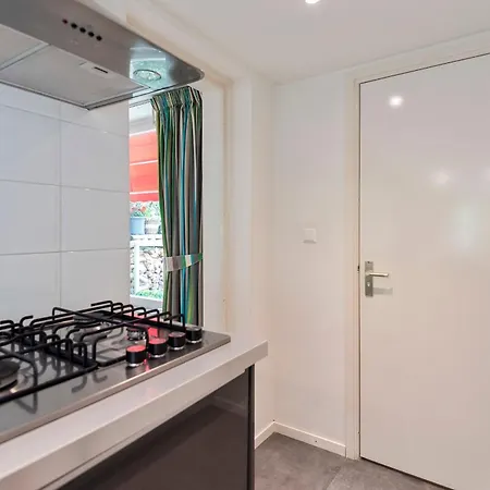 Anne's Family With Private Parking *