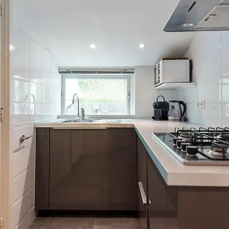 בית נופש Anne's Family With Private Parking